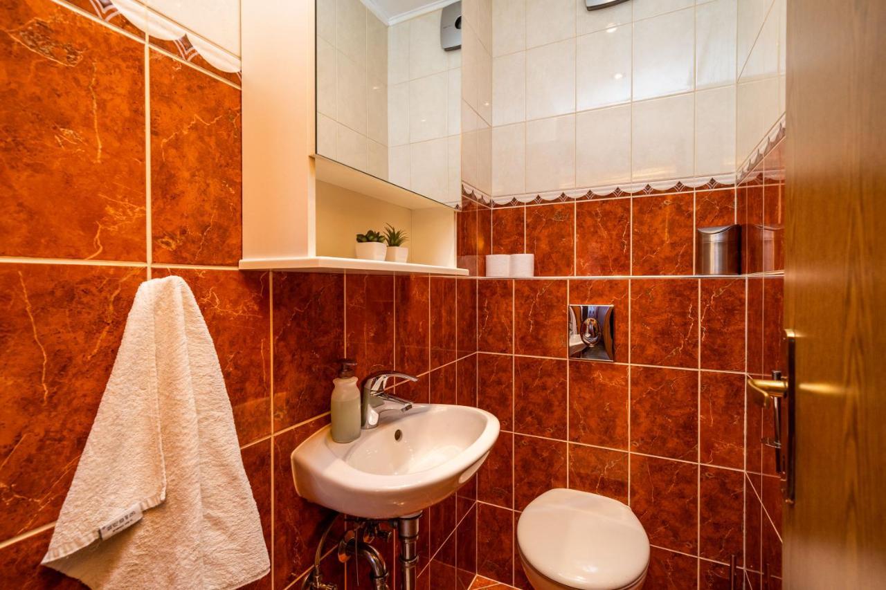 Spacious Three Bedroom * Dubrovnik